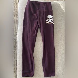 Lululemon skull leggings, maroon, size 6